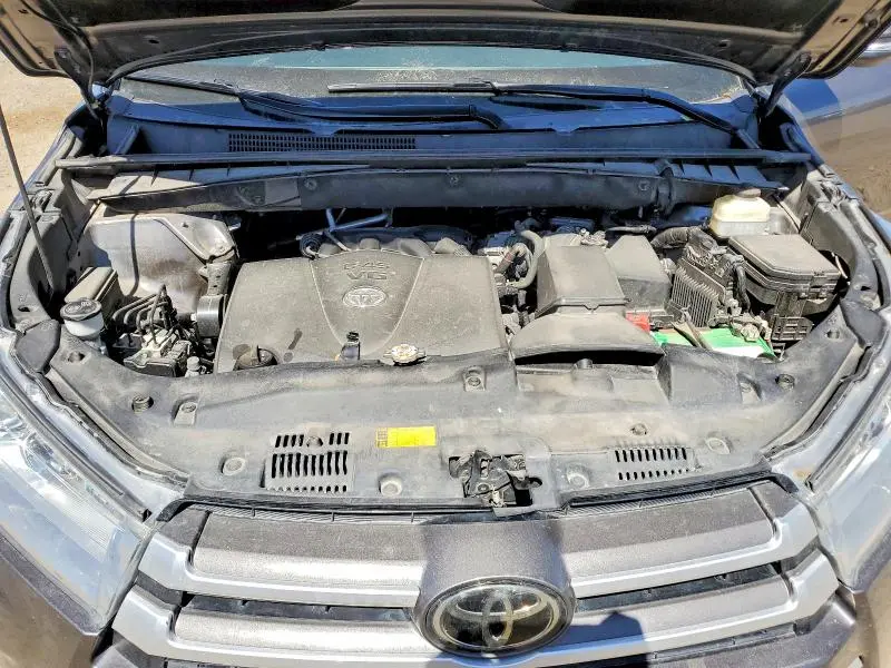 2018 TOYOTA HIGHLANDER XLE  