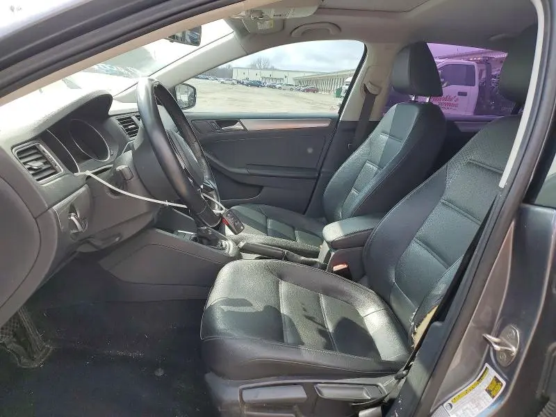2015 VOLKSWAGEN JETTA SE  
