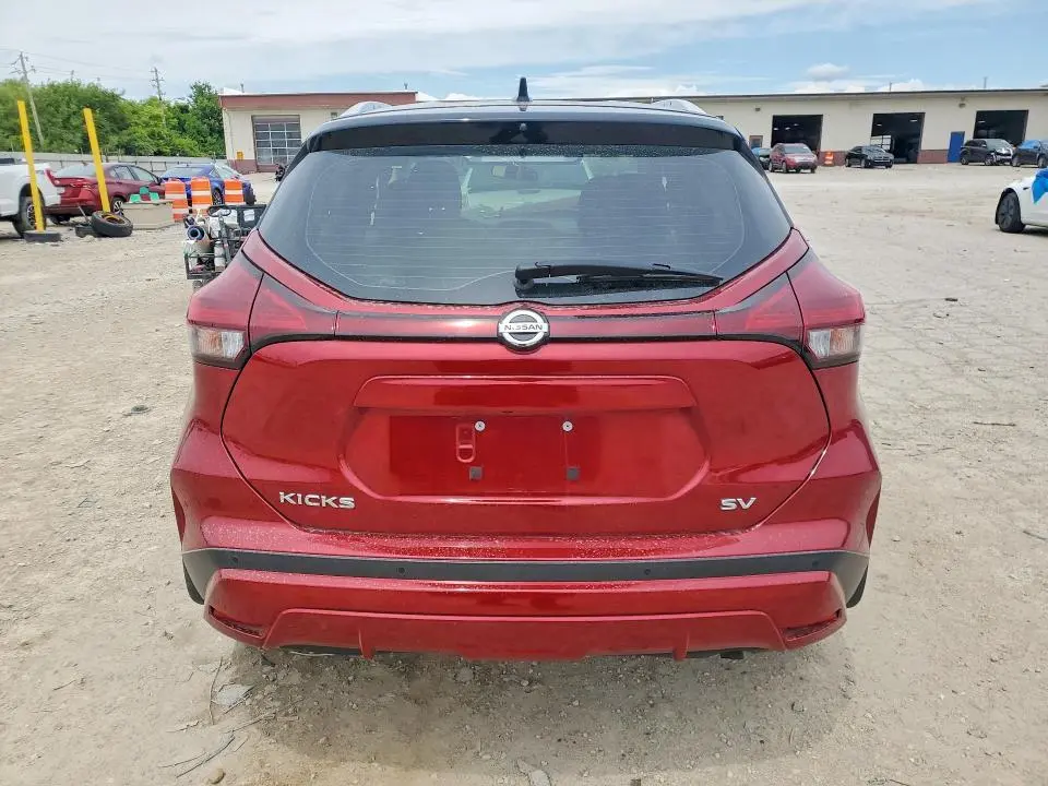 2021 NISSAN KICKS SV  