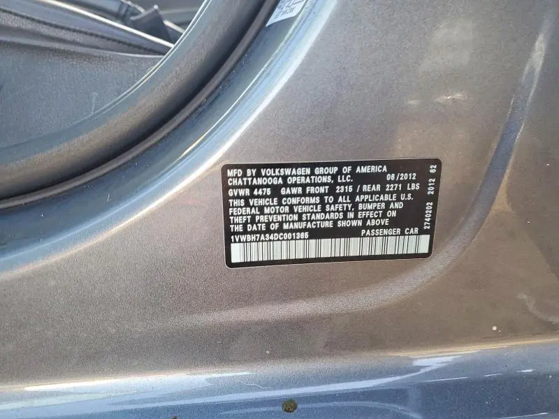 2013 VOLKSWAGEN PASSAT SE  