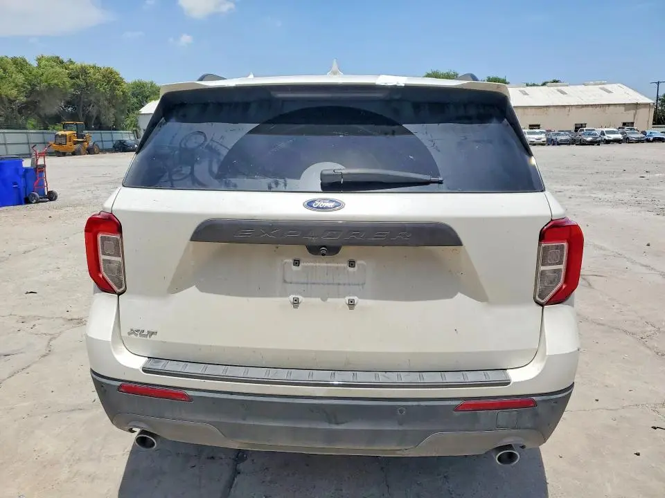 2022 FORD EXPLORER XLT  