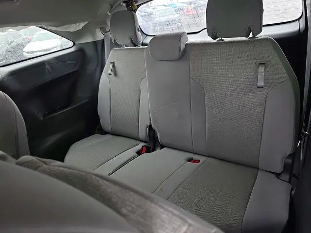 2025 TOYOTA SIENNA LE  