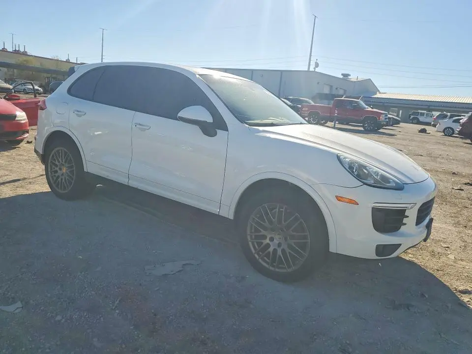 2018 PORSCHE CAYENNE   