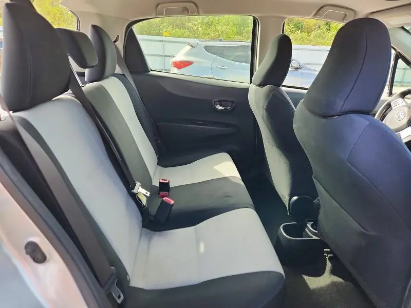 2013 TOYOTA YARIS 5-DOOR LE  