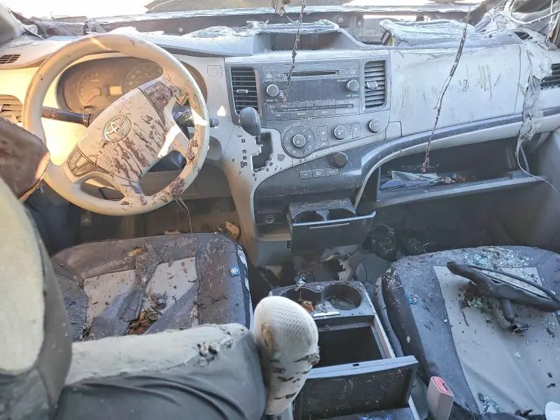 2011 TOYOTA SIENNA LE  