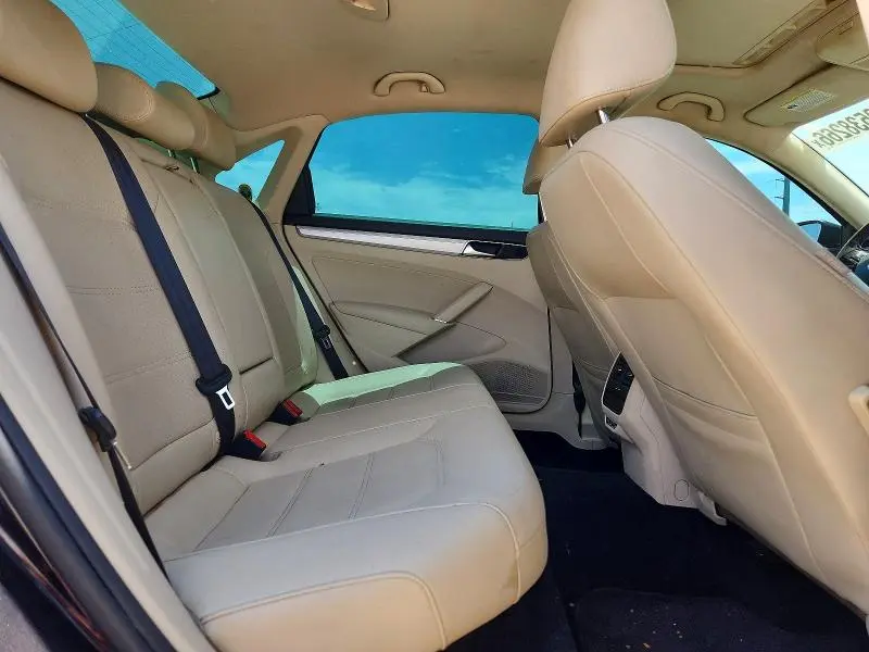 2019 VOLKSWAGEN PASSAT WOLFSBURG  