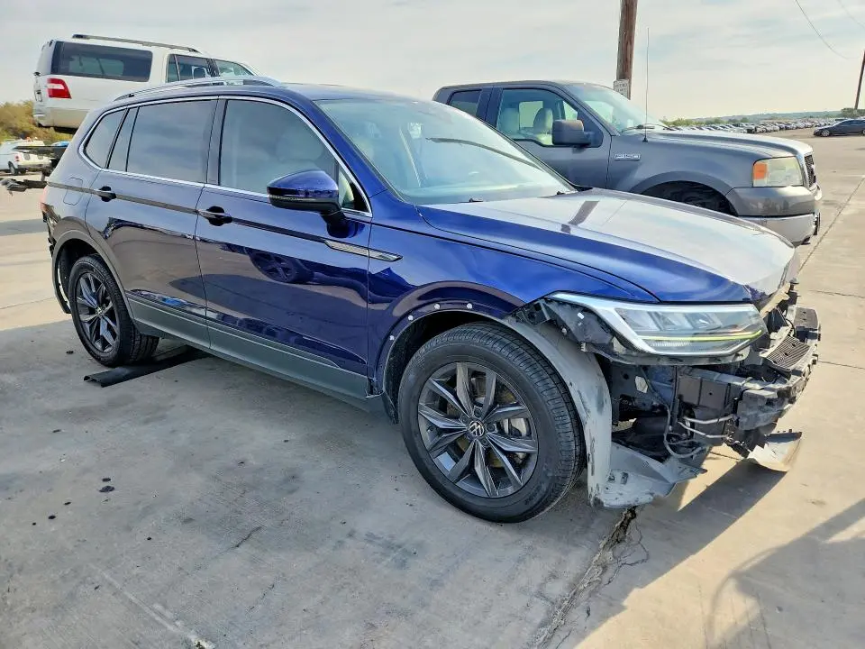 2022 VOLKSWAGEN TIGUAN SE  