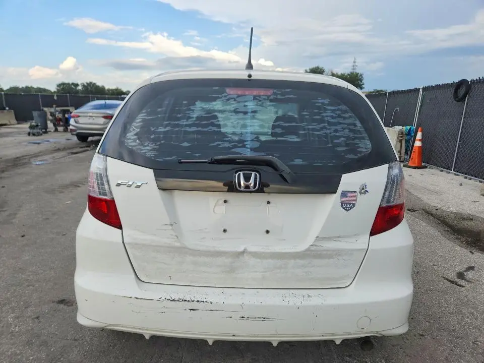 2013 HONDA FIT   