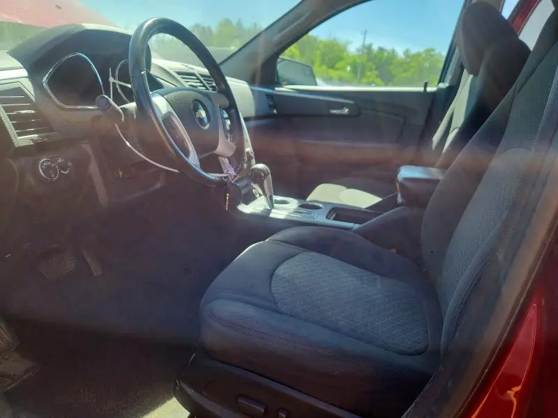 2011 CHEVROLET TRAVERSE LT  