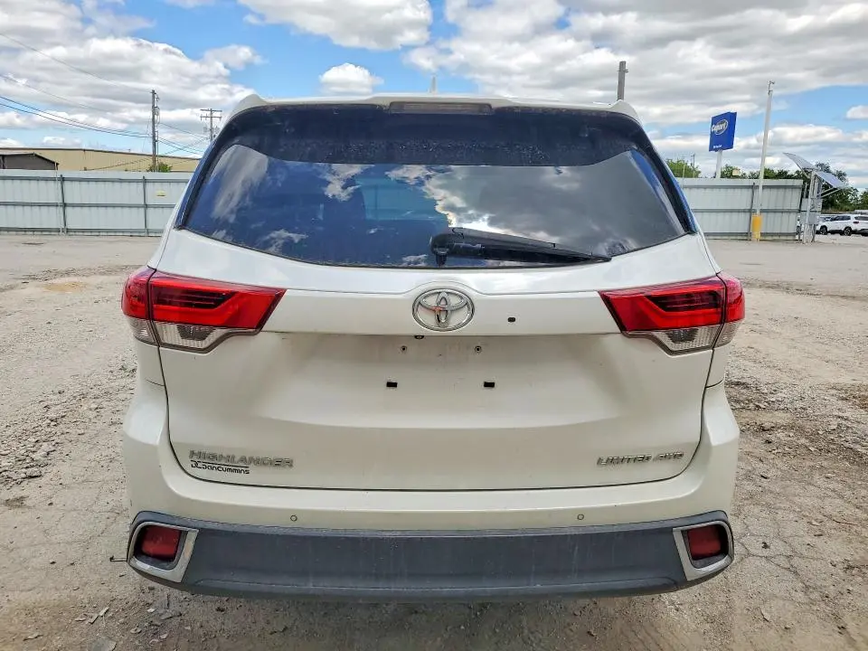 2018 TOYOTA HIGHLANDER LIMITED  