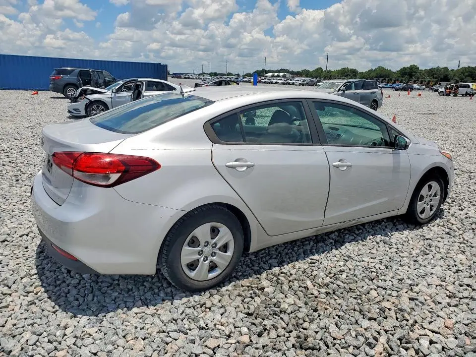 2018 KIA FORTE LX  