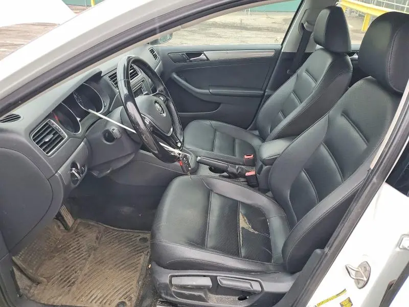 2017 VOLKSWAGEN JETTA SE  