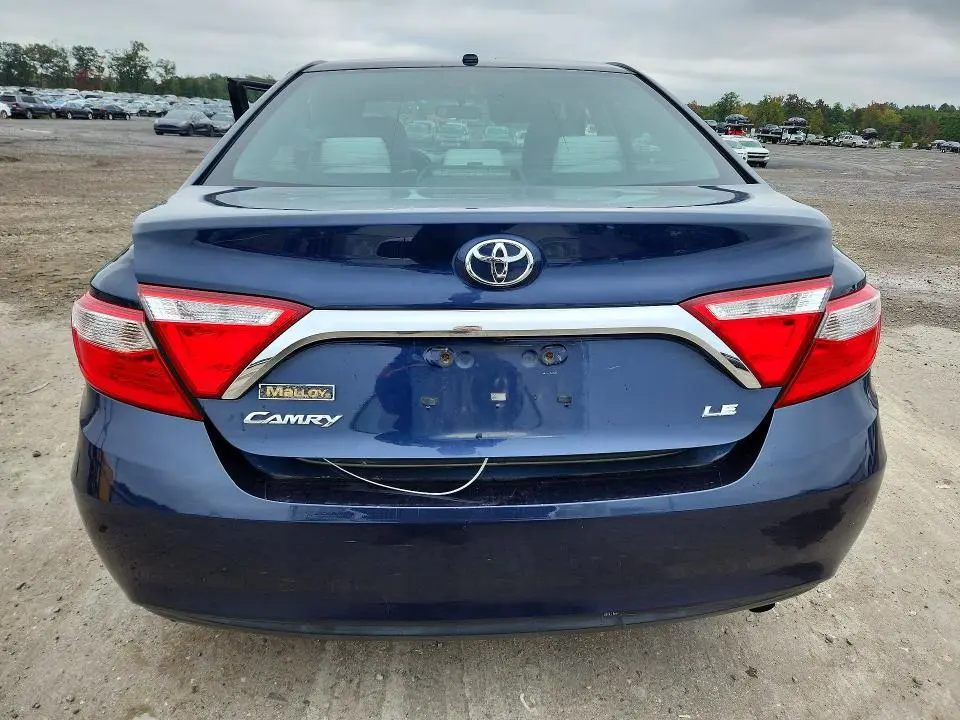2015 TOYOTA CAMRY LE  