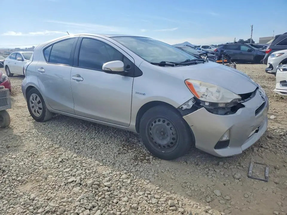 2014 TOYOTA PRIUS C THREE  