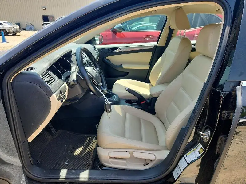 2017 VOLKSWAGEN JETTA SE  