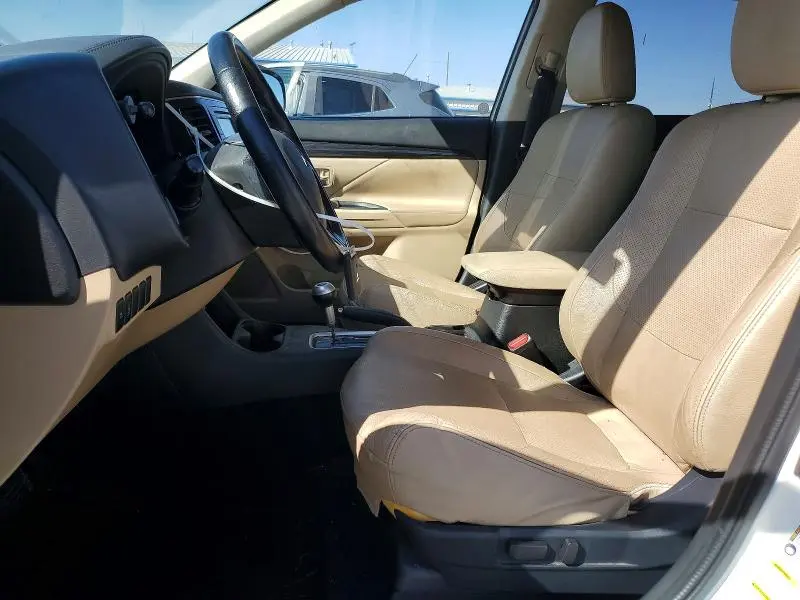 2016 MITSUBISHI OUTLANDER SE  