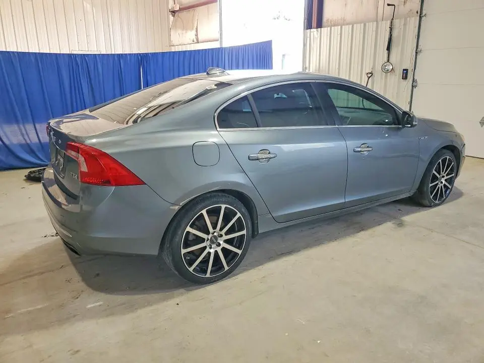 2016 VOLVO S60 PLATINUM  