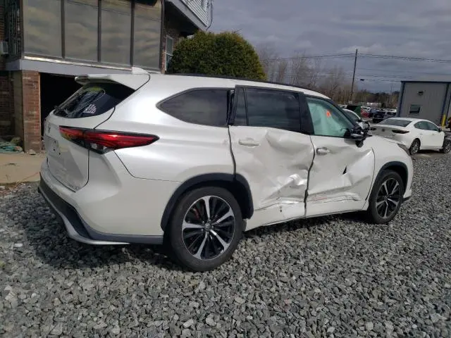 2021 TOYOTA HIGHLANDER XSE  