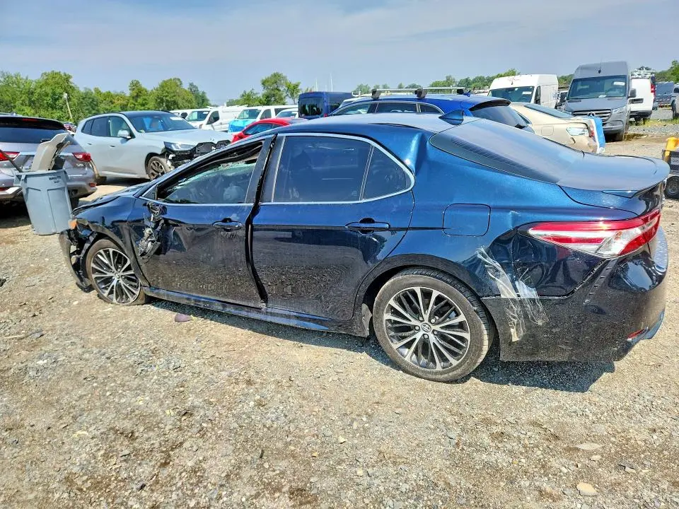 2020 TOYOTA CAMRY SE  