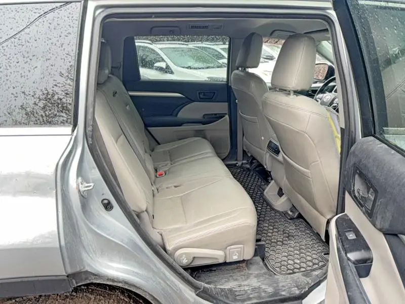 2014 TOYOTA HIGHLANDER LE  