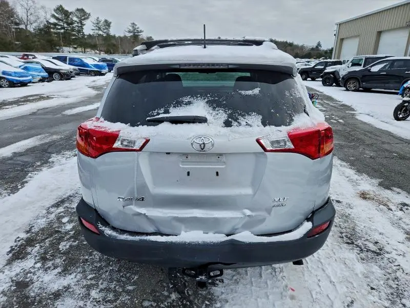 2015 TOYOTA RAV4 XLE  