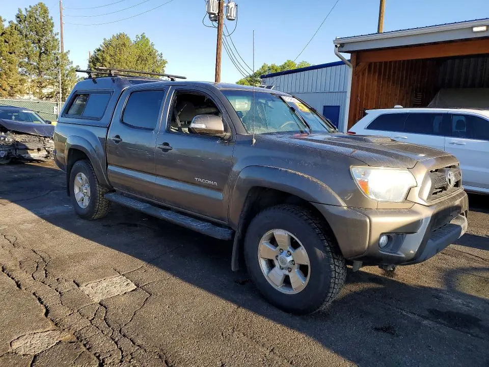 2015 TOYOTA TACOMA V6  