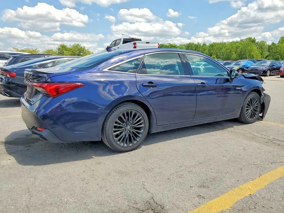 2021 TOYOTA AVALON XSE  