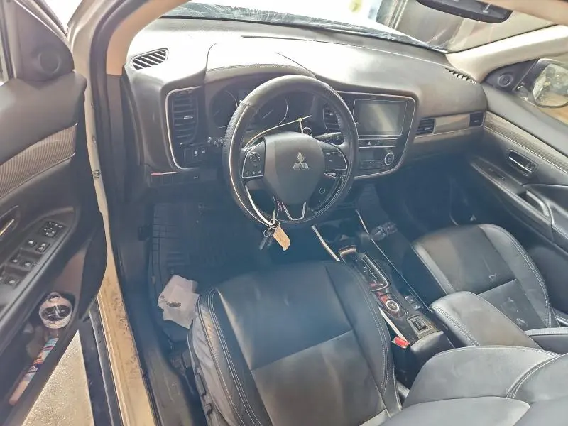 2019 MITSUBISHI OUTLANDER SE  