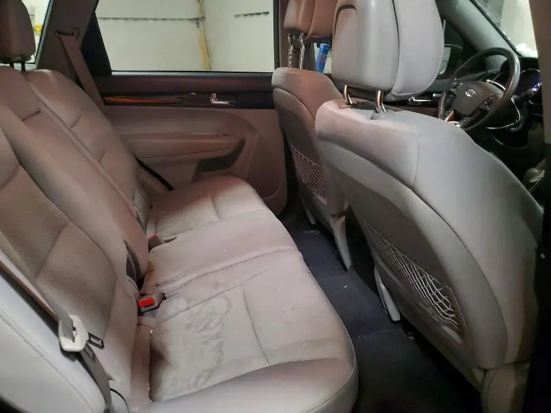 2011 KIA SORENTO BASE  