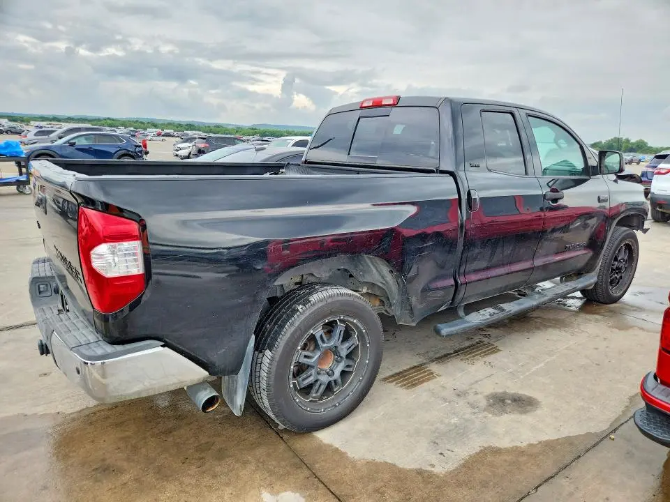 2017 TOYOTA TUNDRA SR5  