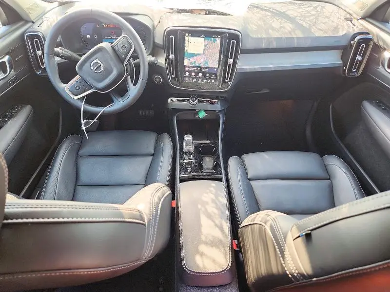 2025 VOLVO XC40 ULTRA  