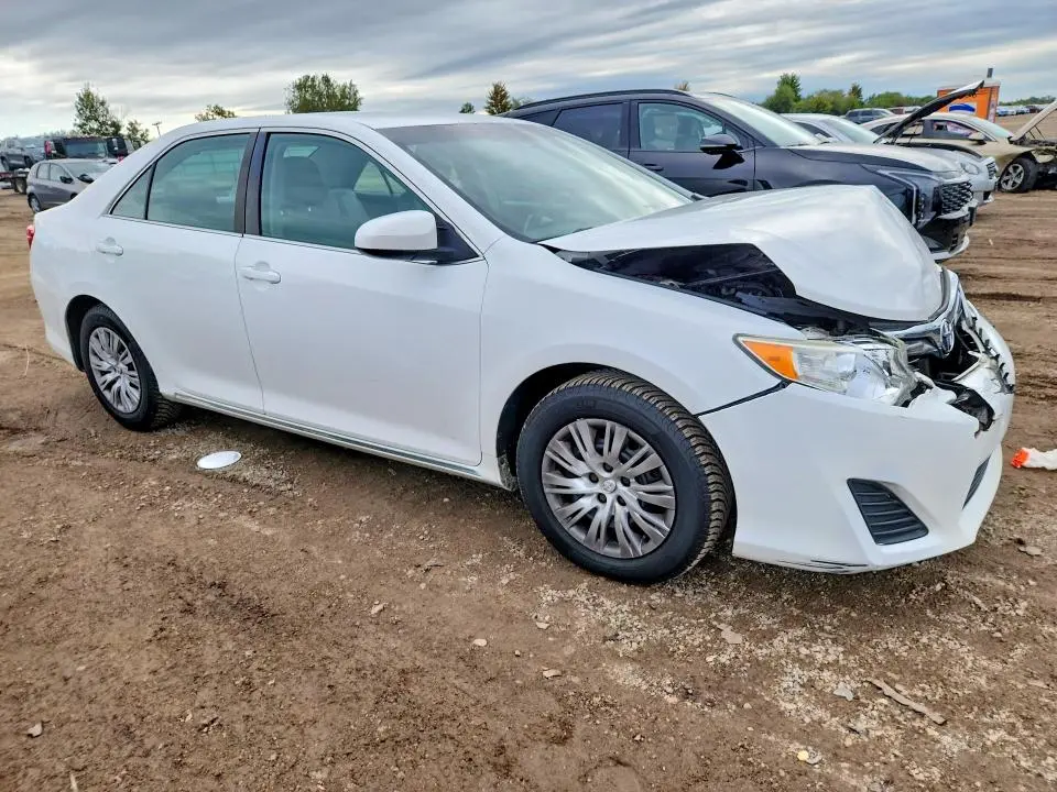 2014 TOYOTA CAMRY LE  
