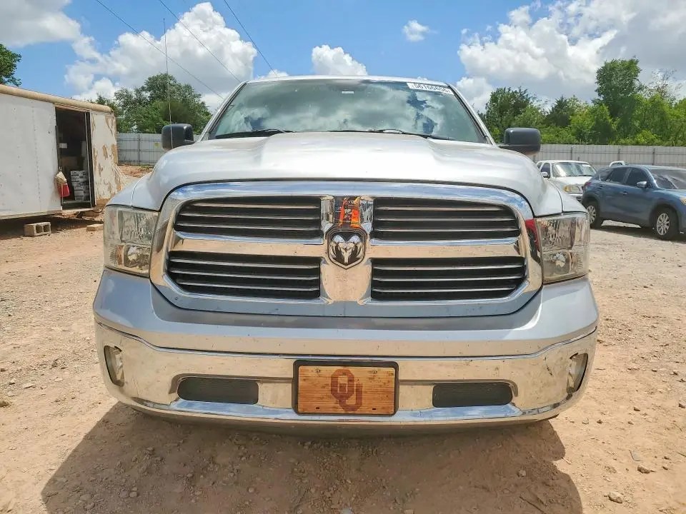 2015 RAM 1500 SLT  