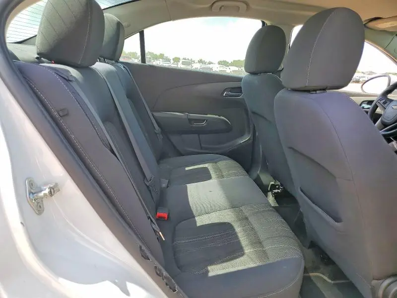 2016 CHEVROLET SONIC LT  