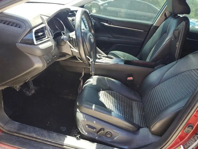 2018 TOYOTA CAMRY SE  