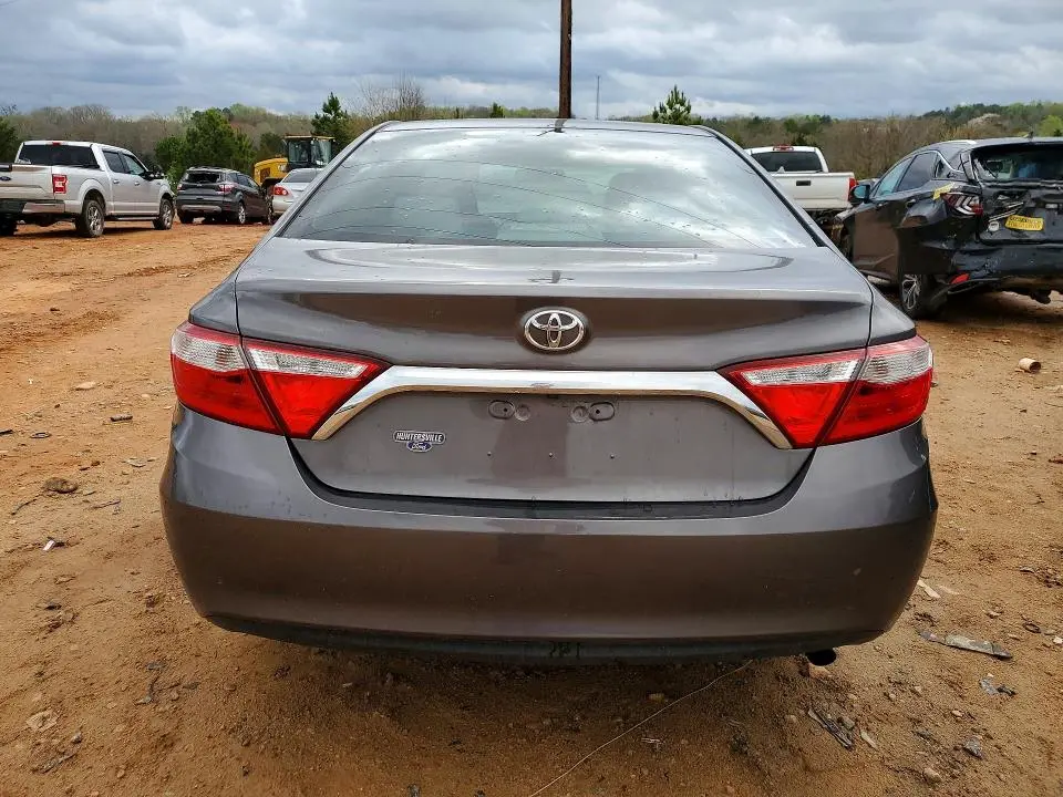 2016 TOYOTA CAMRY LE  