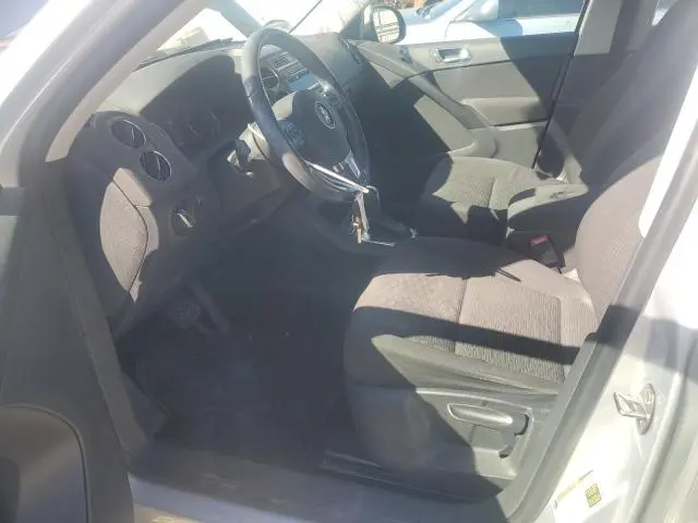 2013 VOLKSWAGEN TIGUAN S  