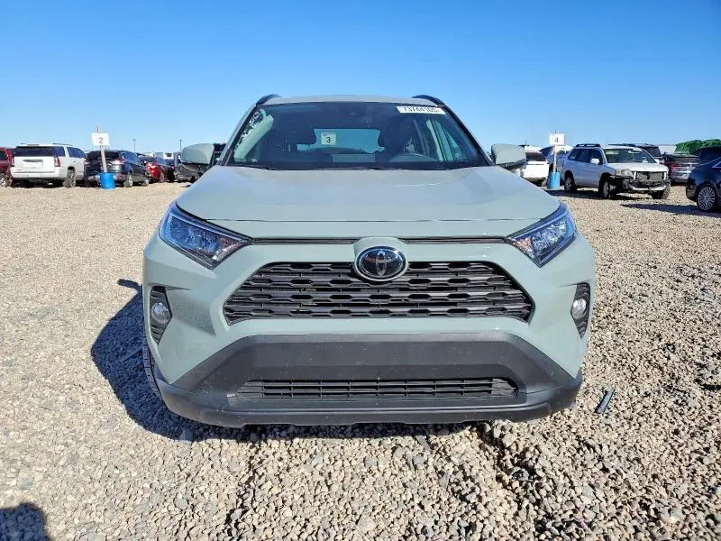 2019 TOYOTA RAV4 XLE  