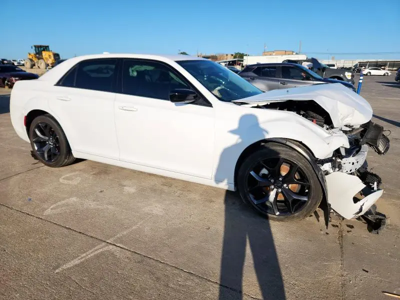 2023 CHRYSLER 300 TOURING  