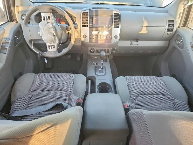 2021 NISSAN FRONTIER SV  