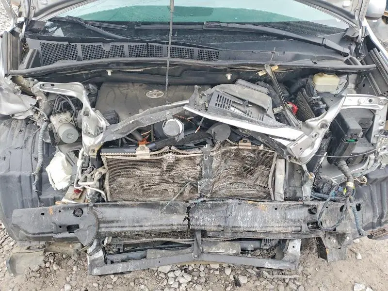 2017 TOYOTA SIENNA XLE PREMIUM 8-PASSENGER  