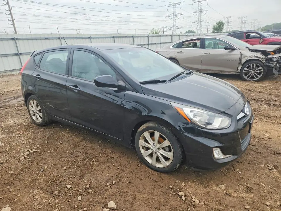 2012 HYUNDAI ACCENT SE  