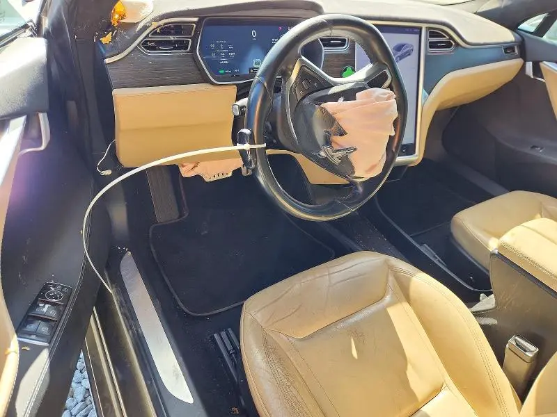 2015 TESLA MODEL S 85  