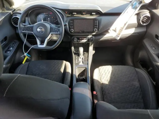 2021 NISSAN KICKS SV  