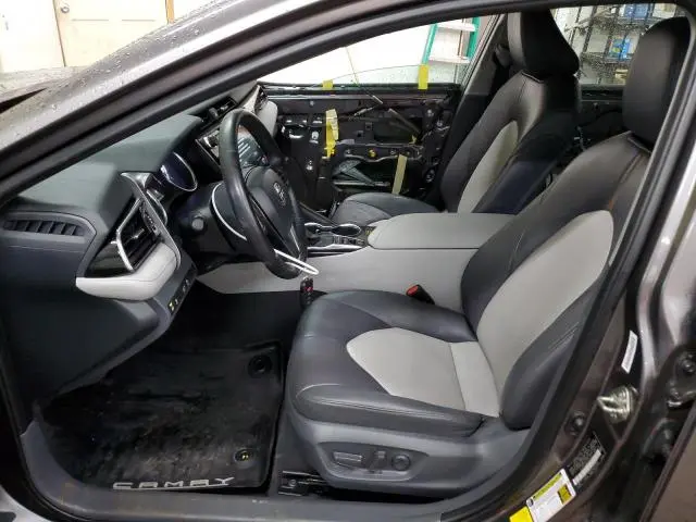 2020 TOYOTA CAMRY XLE  