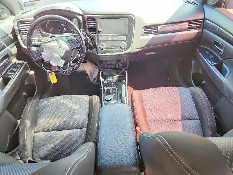 2018 MITSUBISHI OUTLANDER SE  