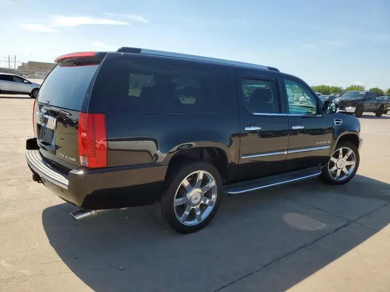 2011 CADILLAC ESCALADE ESV LUXURY  