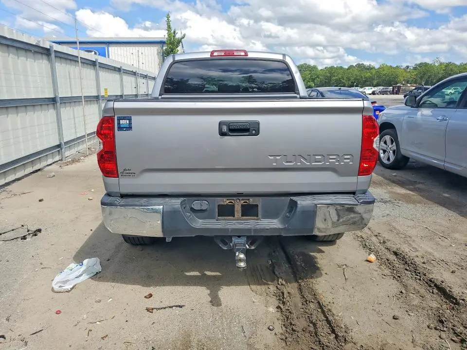2018 TOYOTA TUNDRA CREWMAX SR5  