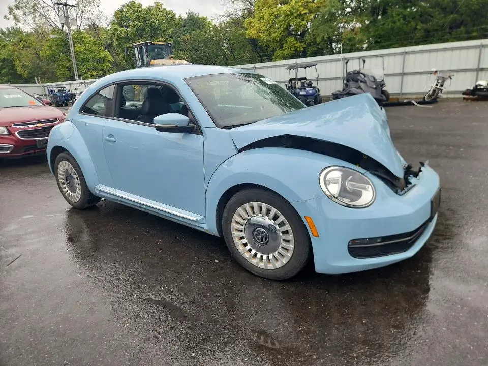 2016 VOLKSWAGEN BEETLE SE  