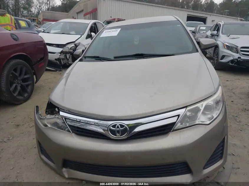 2014 TOYOTA CAMRY LE